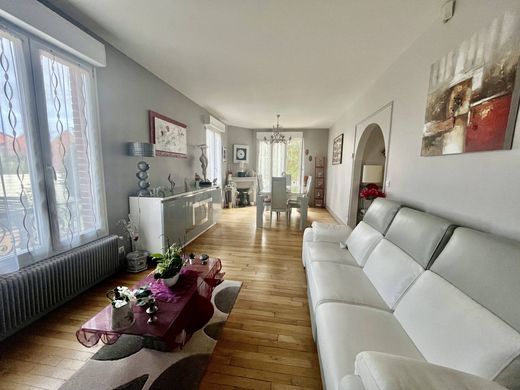 Luxury home in Neuilly-sur-Marne, Seine-Saint-Denis