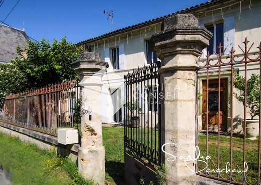 Saint-André-de-Cubzac, Girondeの高級住宅