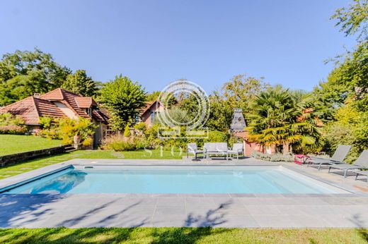 Luxury home in Louveciennes, Yvelines