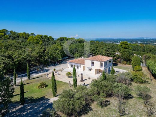 Luxury home in Eyragues, Bouches-du-Rhône