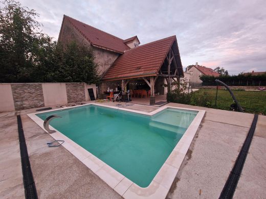 Luxury home in Saulon-la-Chapelle, Cote d'Or