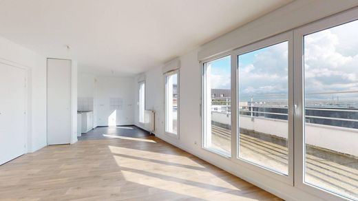 Apartment / Etagenwohnung in Ivry-sur-Seine, Val-de-Marne