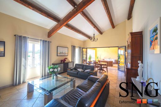 Casa de lujo en Saint-Laurent-d'Aigouze, Gard