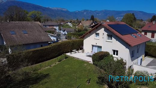 Luxury home in Ségny, Ain