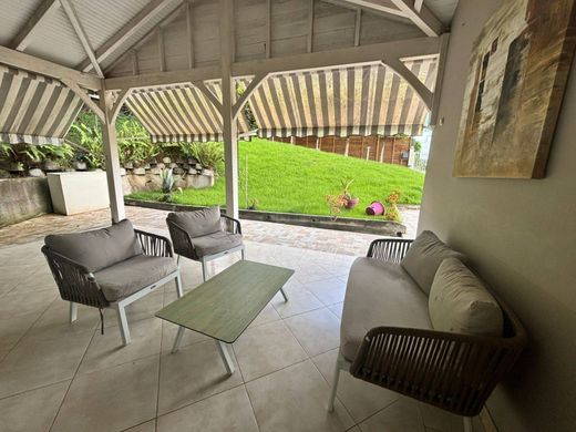 Luxe woning in Le Lamentin, Martinique