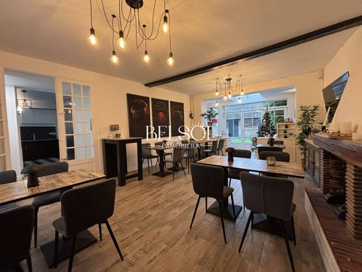 Casa di lusso a Magny-le-Hongre, Seine-et-Marne