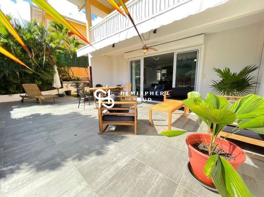 Apartment / Etagenwohnung in Punaauia, Îles du Vent