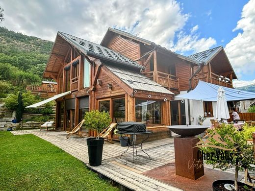 Maison de luxe à Puy-Saint-Pierre, Hautes-Alpes