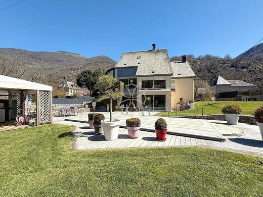 Luxury home in Juzet-de-Luchon, Upper Garonne