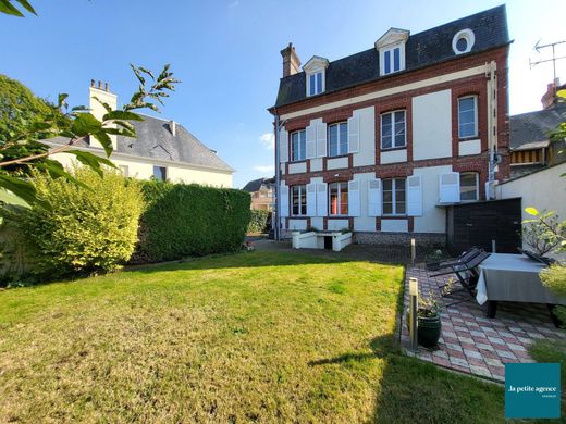 Luxus-Haus in Pont-l'Évêque, Calvados