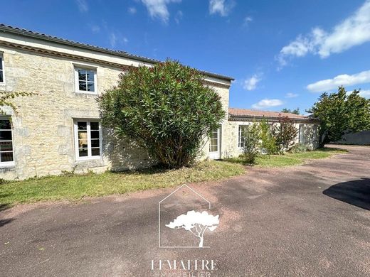 Luxury home in La Tremblade, Charente-Maritime