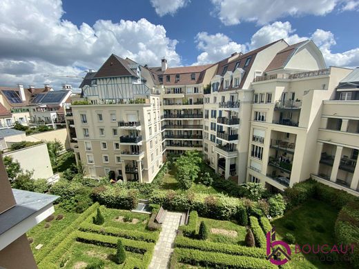 Apartment in Le Plessis-Robinson, Hauts-de-Seine