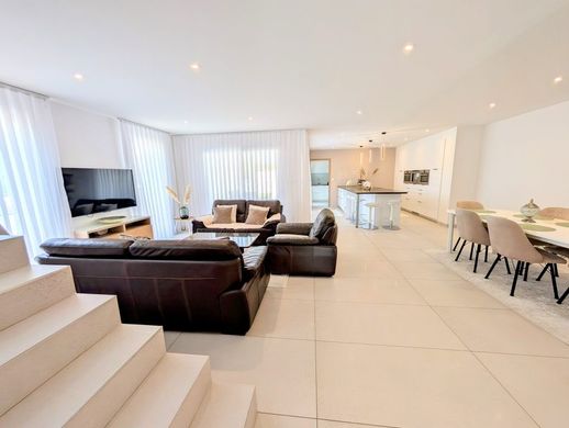 Элитный дом, Perrigny-lès-Dijon, Cote d'Or