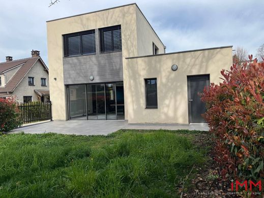 Luxury home in Rochetaillée-sur-Saône, Rhône