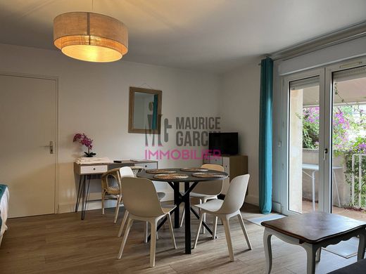 アヴィニョン, Vaucluseのアパートメント・コンプレックス