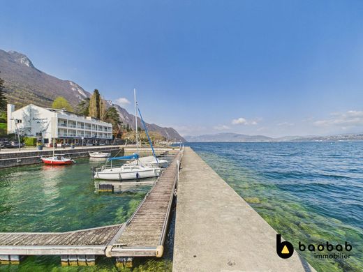 Kamienica w Le Bourget-du-Lac, Savoy