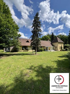 Luxury home in Bouzy-la-Forêt, Loiret