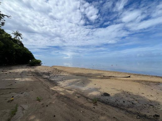 地皮  Haapiti, Îles du Vent