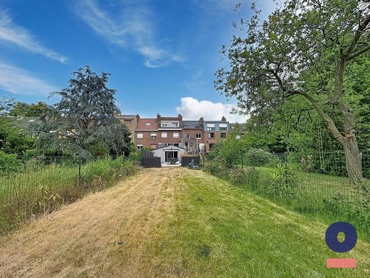 Luxury home in Dunkirk, North