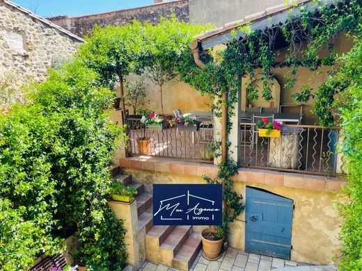 Luxus-Haus in Pujaut, Gard