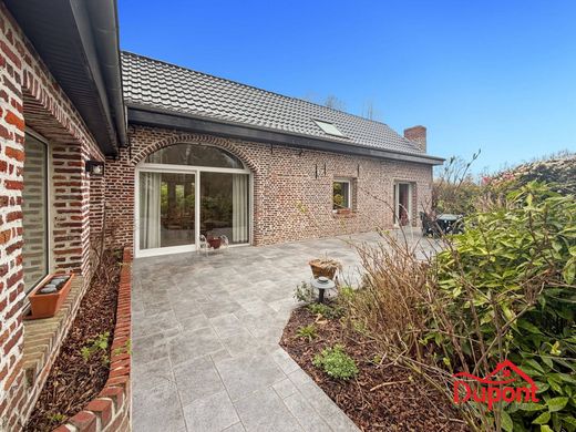 Luxus-Haus in Thun-Saint-Amand, Nord