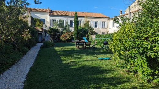 Maison de luxe à Tonnay-Charente, Charente-Maritime