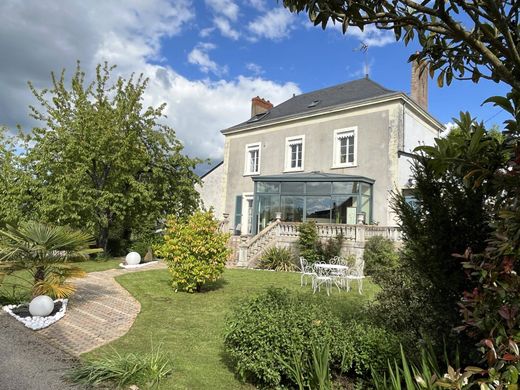 Luxe woning in Château-Gontier, Mayenne