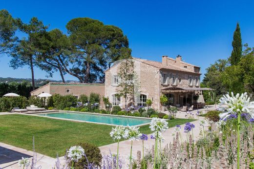 Luxury home in Paradou, Bouches-du-Rhône