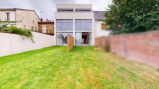 Luxury home in Fontenay-sous-Bois, Val-de-Marne