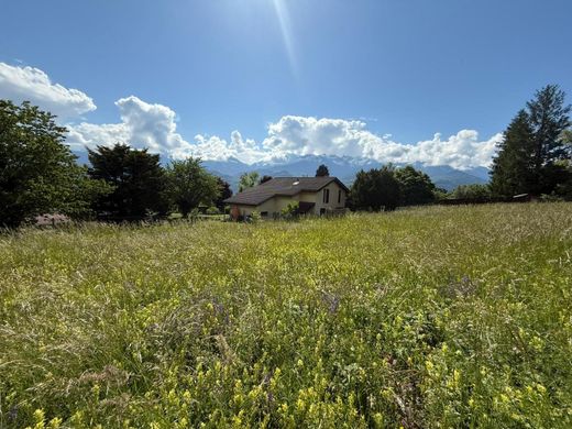 Land in Bernin, Isère