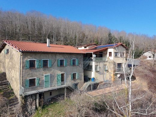 Vaux-en-Beaujolais, Rhôneの高級住宅