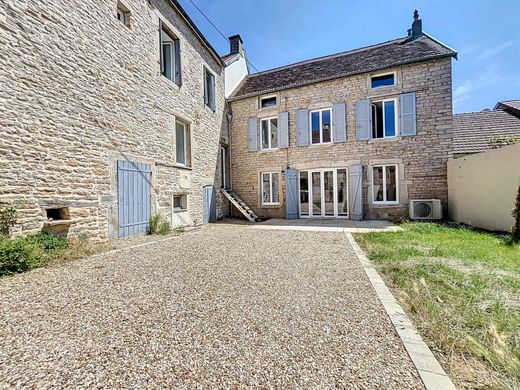 Maison de luxe à Chambœuf, Côte-d'Or