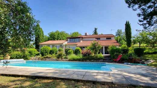 Maison de luxe à Puygouzon, Tarn