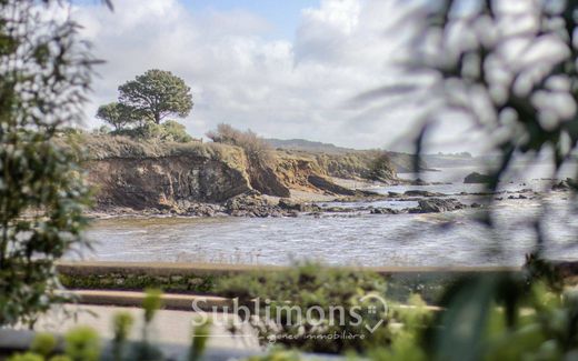 Luxury home in Billiers, Morbihan