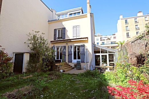 Luxury home in Courbevoie, Hauts-de-Seine