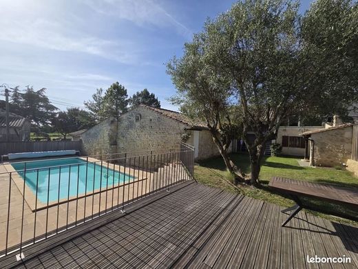 Maison de luxe à Génissac, Gironde