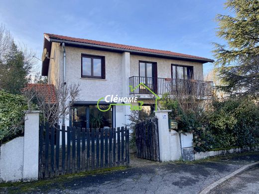 Luxury home in Lentilly, Rhône