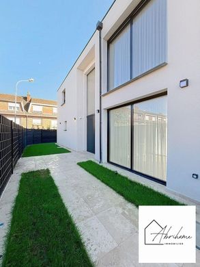 Luksusowy dom w Emmerin, North