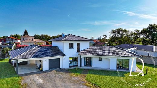 Luxury home in Saint-André-de-Seignanx, Landes