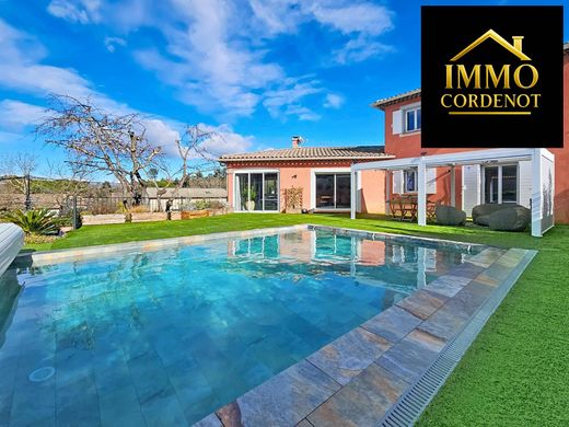 Luxus-Haus in Camps-la-Source, Var