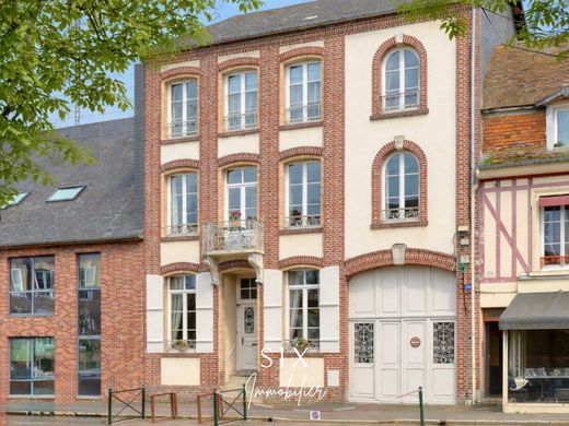 Maison de luxe à Lisieux, Calvados