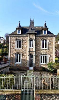 Mont-Saint-Aignan, Seine-Maritimeの高級住宅