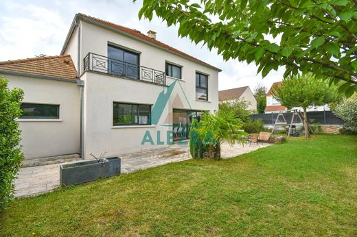 Luxus-Haus in Crespières, Yvelines