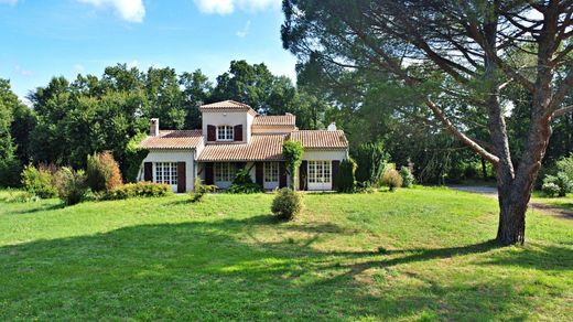 Casa de lujo en Montélier, Droma