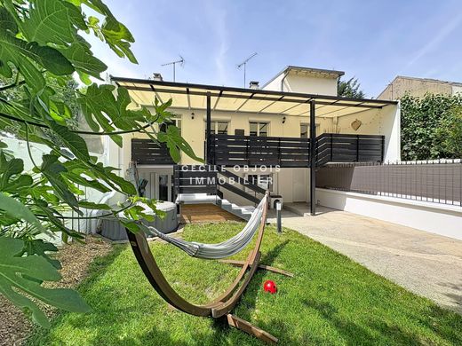 Casa de luxo - Joinville-le-Pont, Val-de-Marne