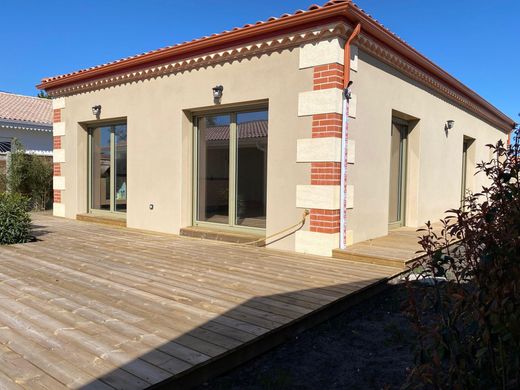 Luxury home in Arès, Gironde