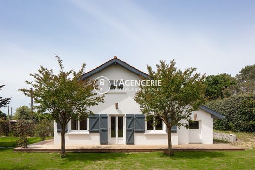 Luxury home in Ondres, Landes