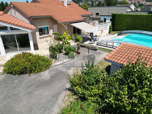 豪宅  Saint-Galmier, Loire