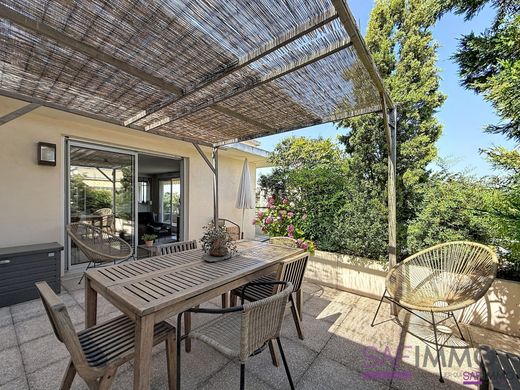 Apartment in Sainte-Foy-lès-Lyon, Rhône
