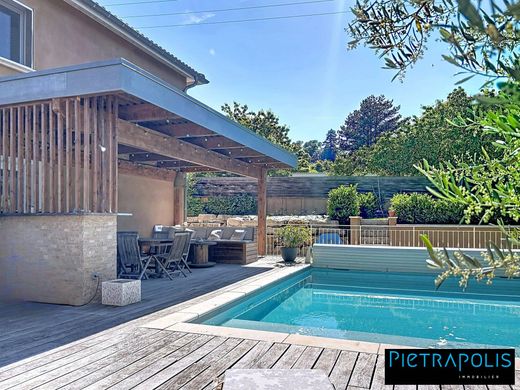 Luxury home in Lachassagne, Rhône